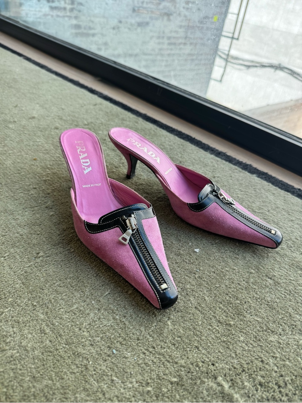 Prada Vintage Pink Suede Pointed Zip-Front Mules with Black Trim in Sz 38 - Picture 2 of 7